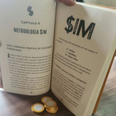 📚 Planejamento é escolha.
Disciplina é prática.
Resultado é consequência.
Metodologia $IM: Sonhar, Identificar e Mãos à Obra.
Você já deu o primeiro passo?
#OdeteReis #EducaçãoFinanceira @SimParaSeuDinheiro
